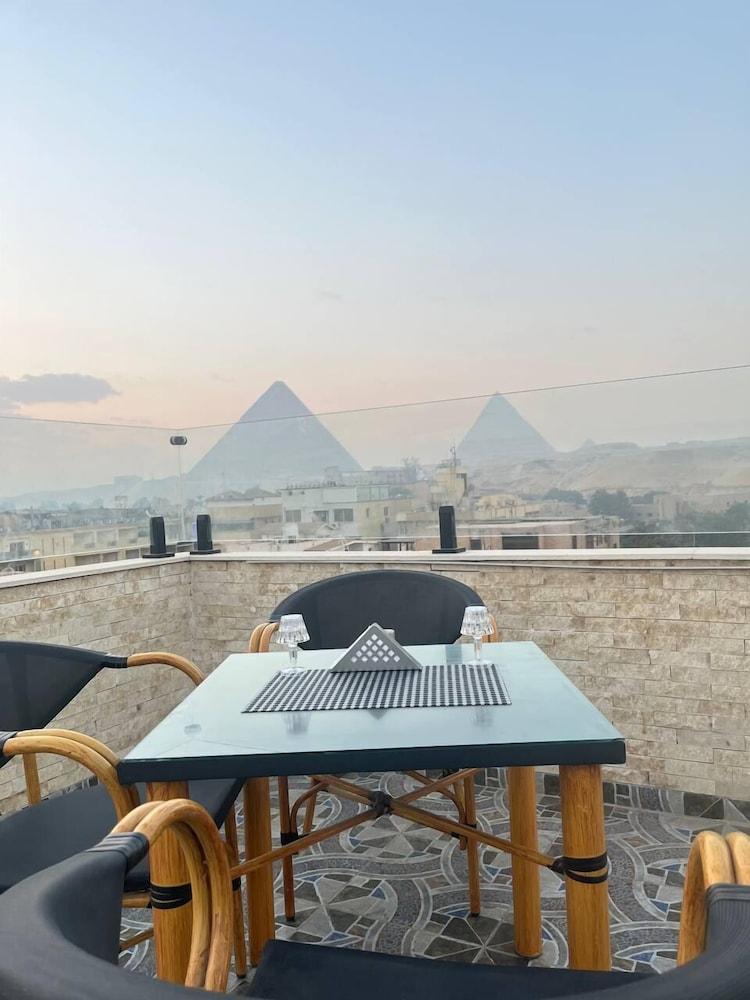 فندق عزيز مصر بيراميدز