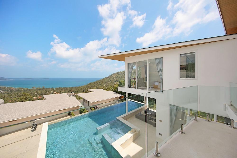 Villa the wave