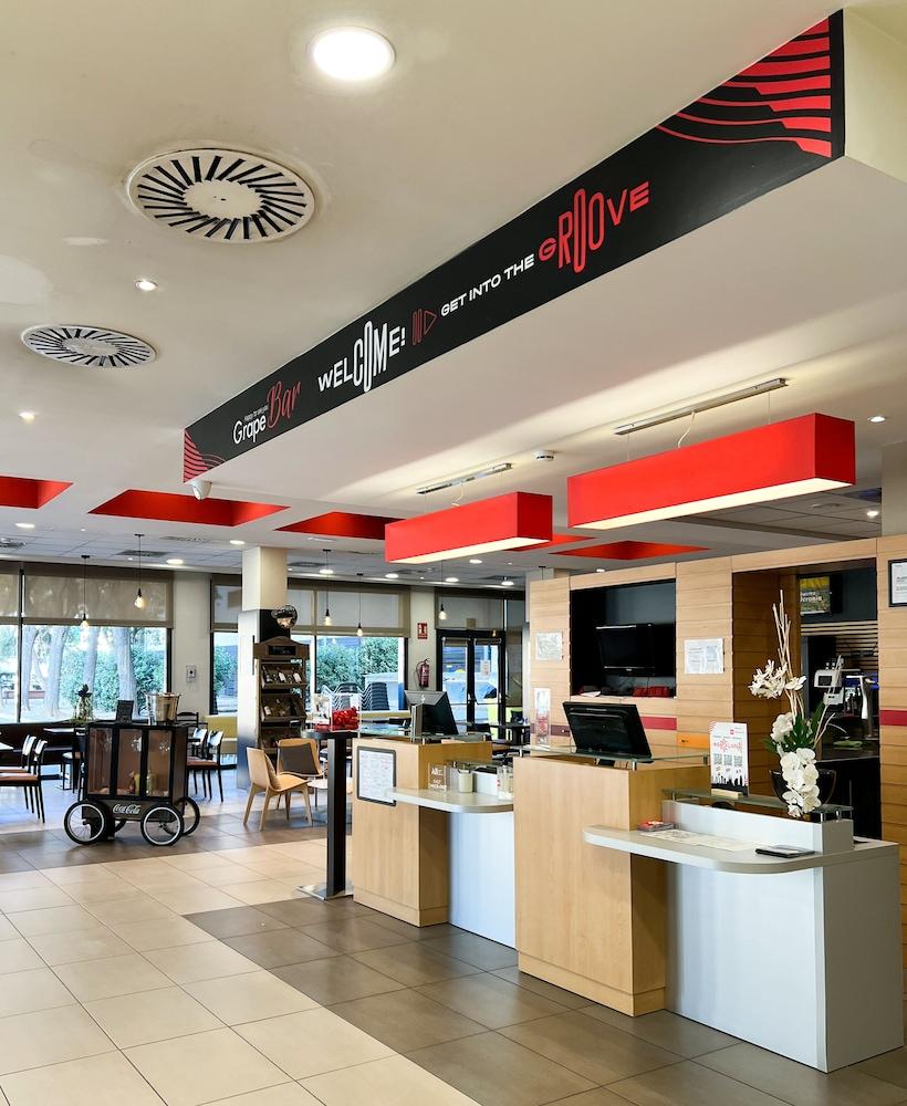 ibis Barcelona Ripollet Reception