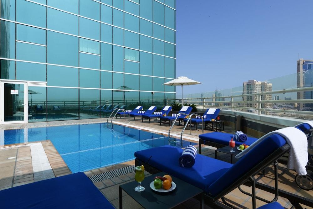 Ibis Seef Manama Outdoor Pool