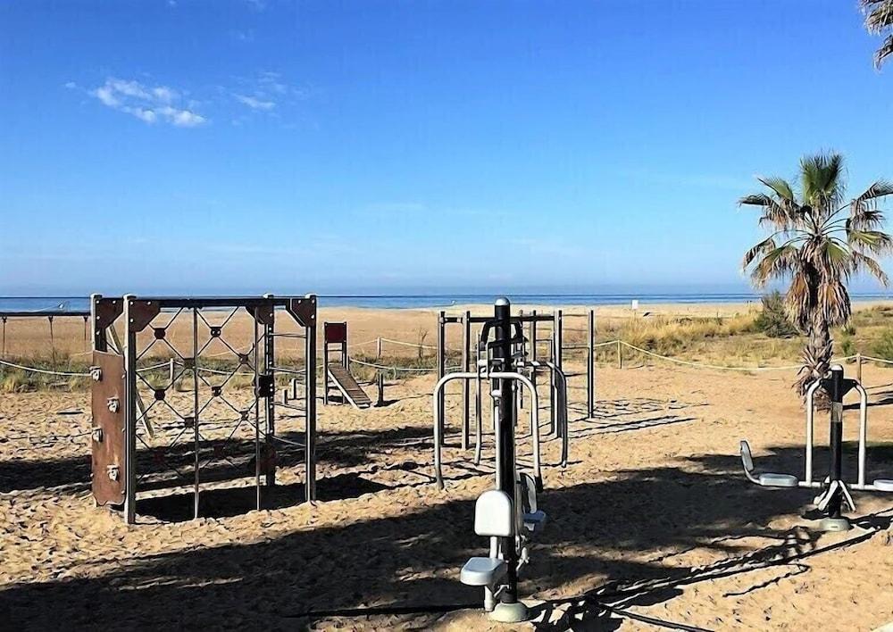 نافي بي ماي جيست كاستلديفيلز المنطقة الخارجية