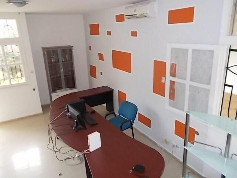 ريزيدنسيز هوتلز سيجورز أفيرز منطقة الاستقبال