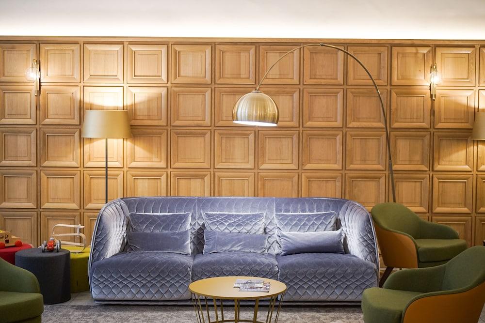 Globe et Cecil Hôtel Lobby Sitting Area