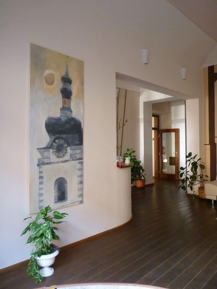 فندق آرت منصة تسجيل إجراءات الوصول/المغادرة
