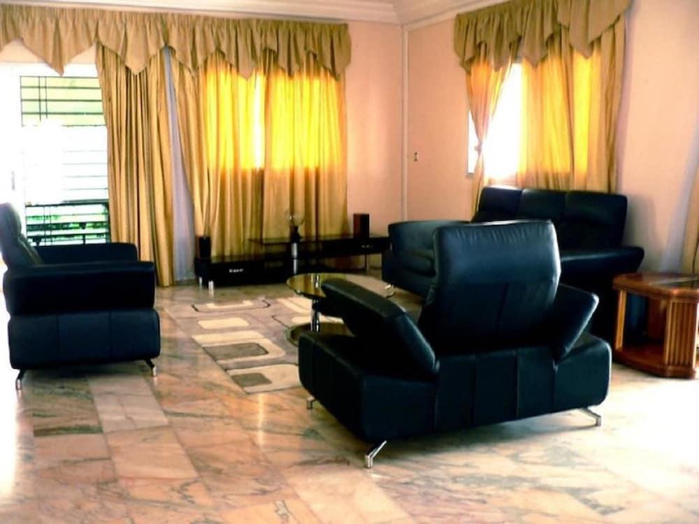 أبيدجان جيست هاوس منطقة الانتظار في الردهة
