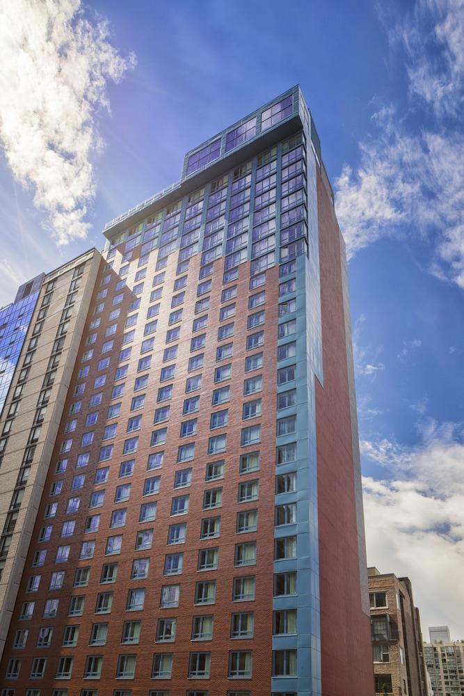 DoubleTree by Hilton New York Times Square West Exterior
