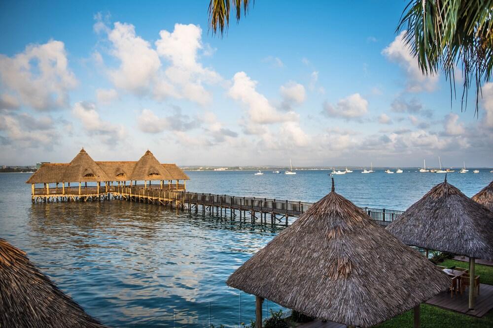 DoubleTree by Hilton Dar es Salaam - Oyster Bay Exterior