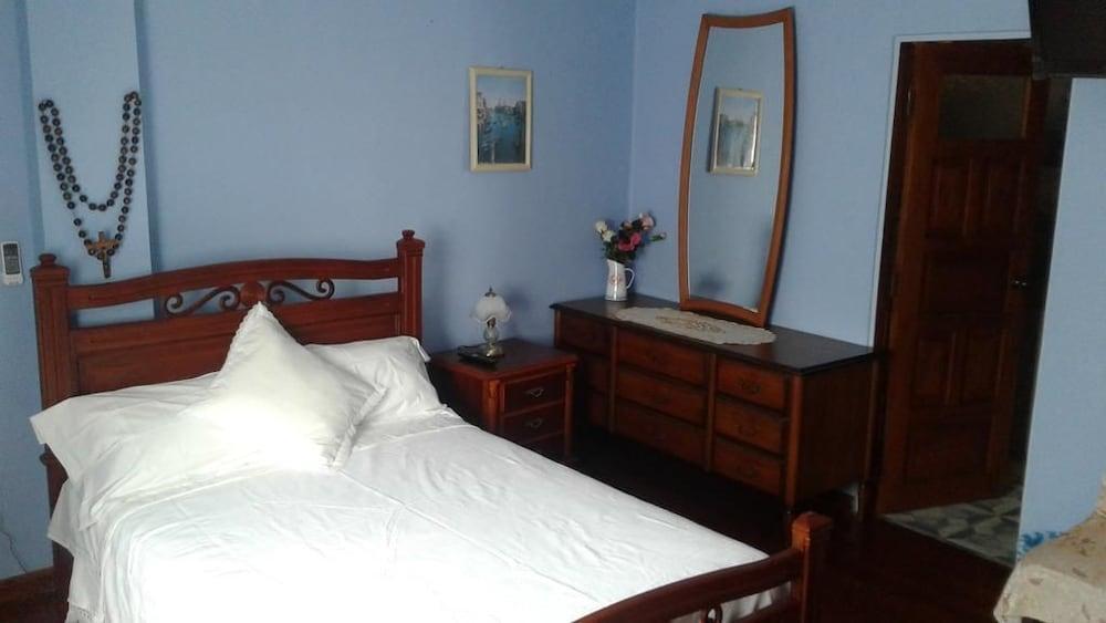 Malecon 2000 Room