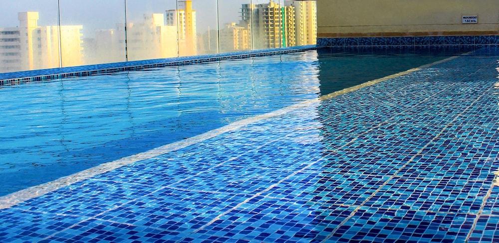 أبارتامنتو روداديرو - بريساس ديل مار حمام سباحة على السطح