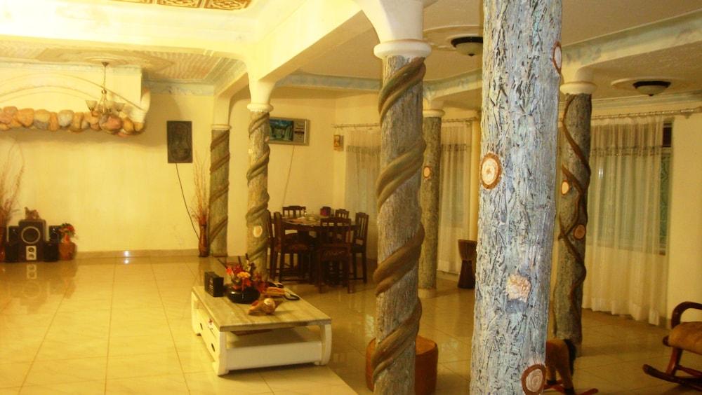 Royal View Hotel Kampala Lobby