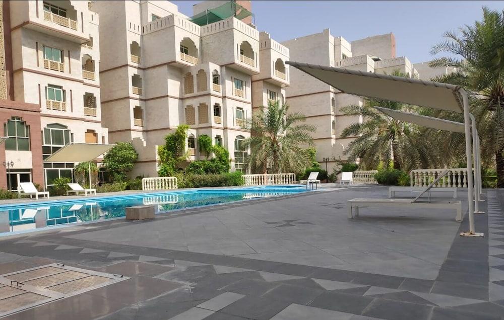 مسقط  أواسيز ريزيدانسيز