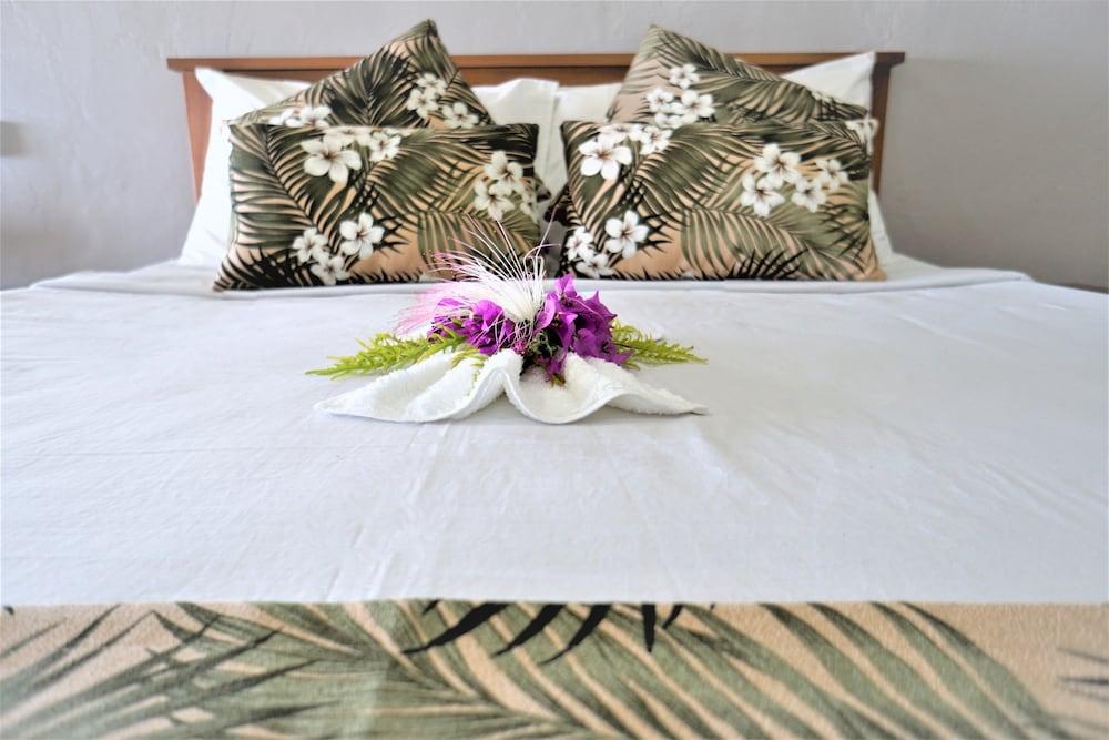 Namolevu Beach Bures
