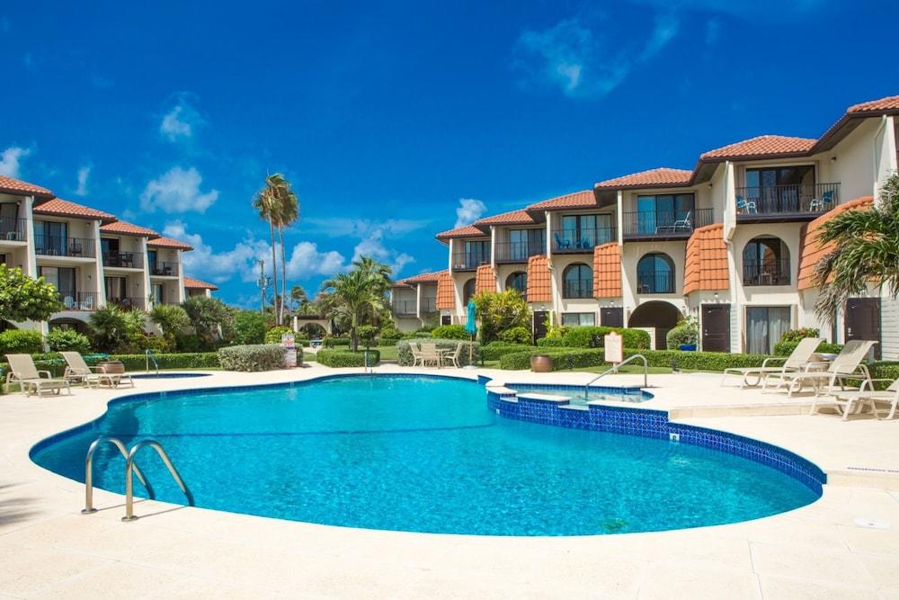 Villas Pappagallo by Cayman Villas