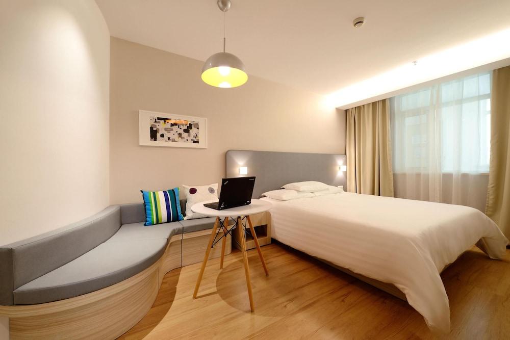 DASCUS HOTELS