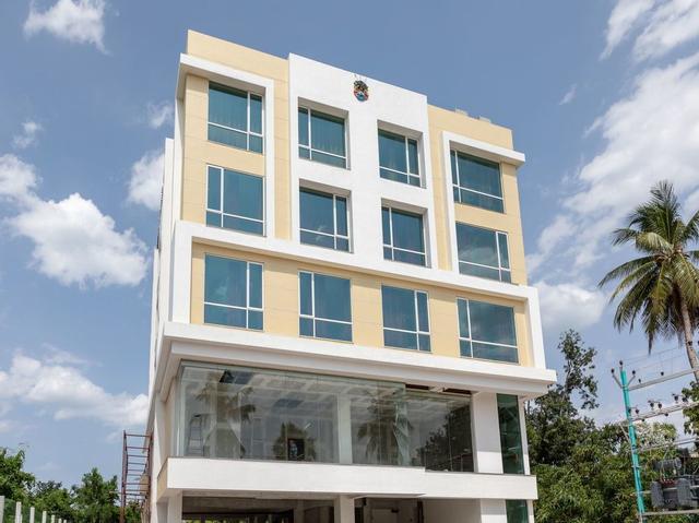 Oyo 20018 Silverkey D Square Omr